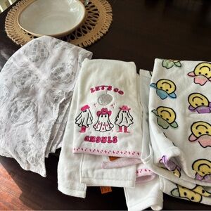 Fun retro hand towels